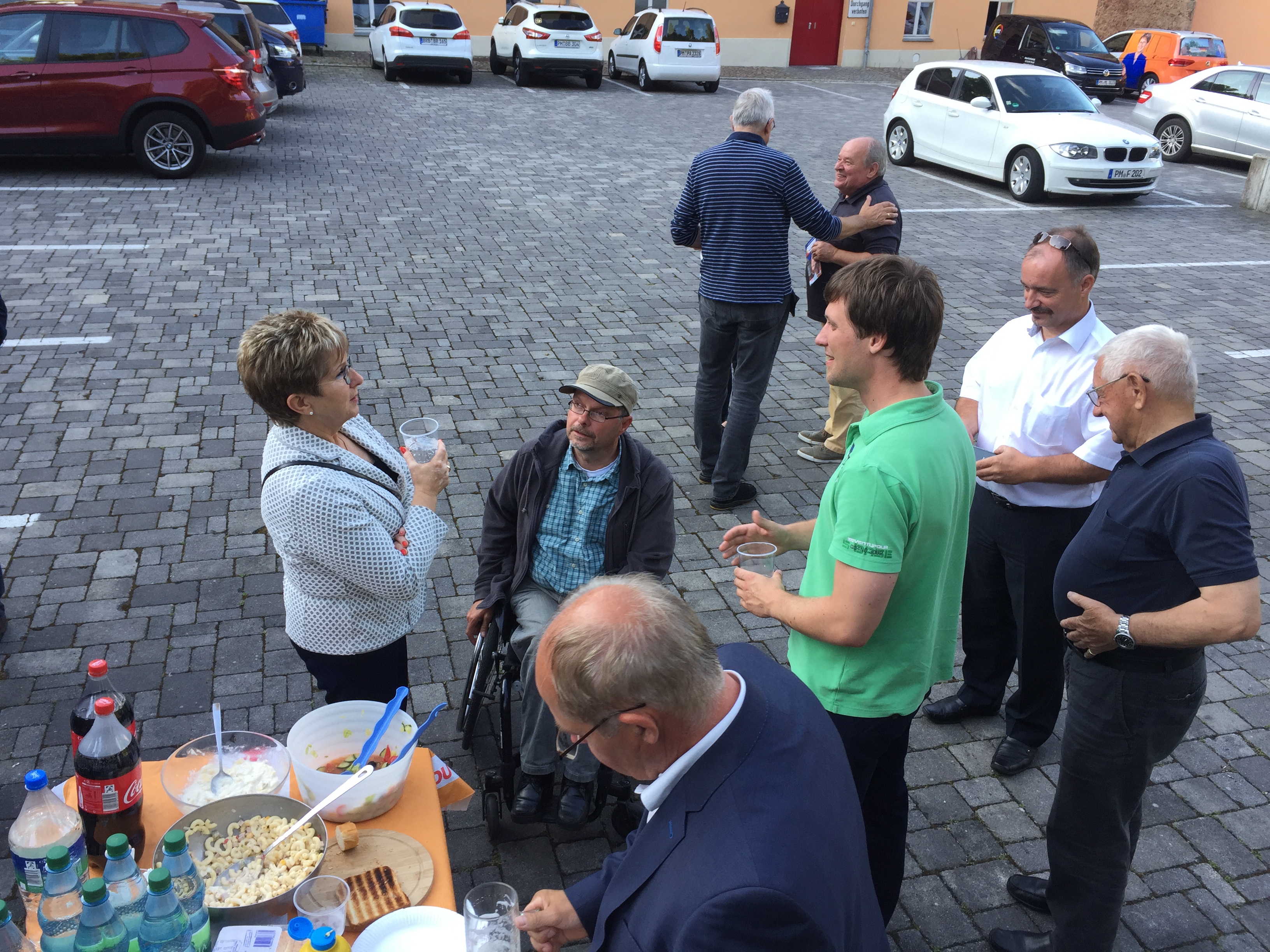 Bundestagskandidatin Dietlind Tiemann, der Behindertenbeauftragte des Landes Udo Zeller und Ortsvositzender der CDU Bad Belzig Tobias Paul (v.l.) im Gesprch